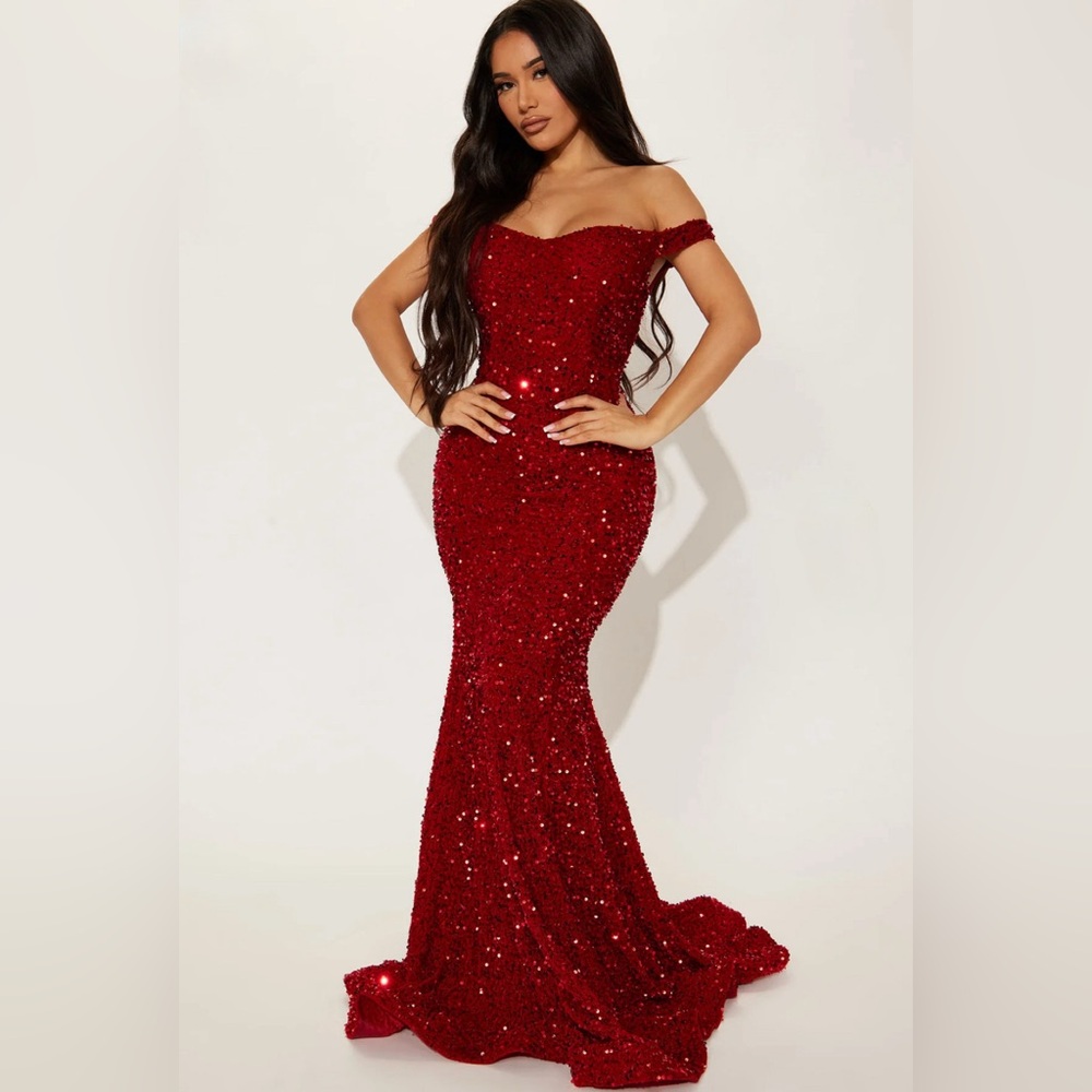 Fashion Nova Strapless Red Sequin Gown | NWT / Formal & Prom